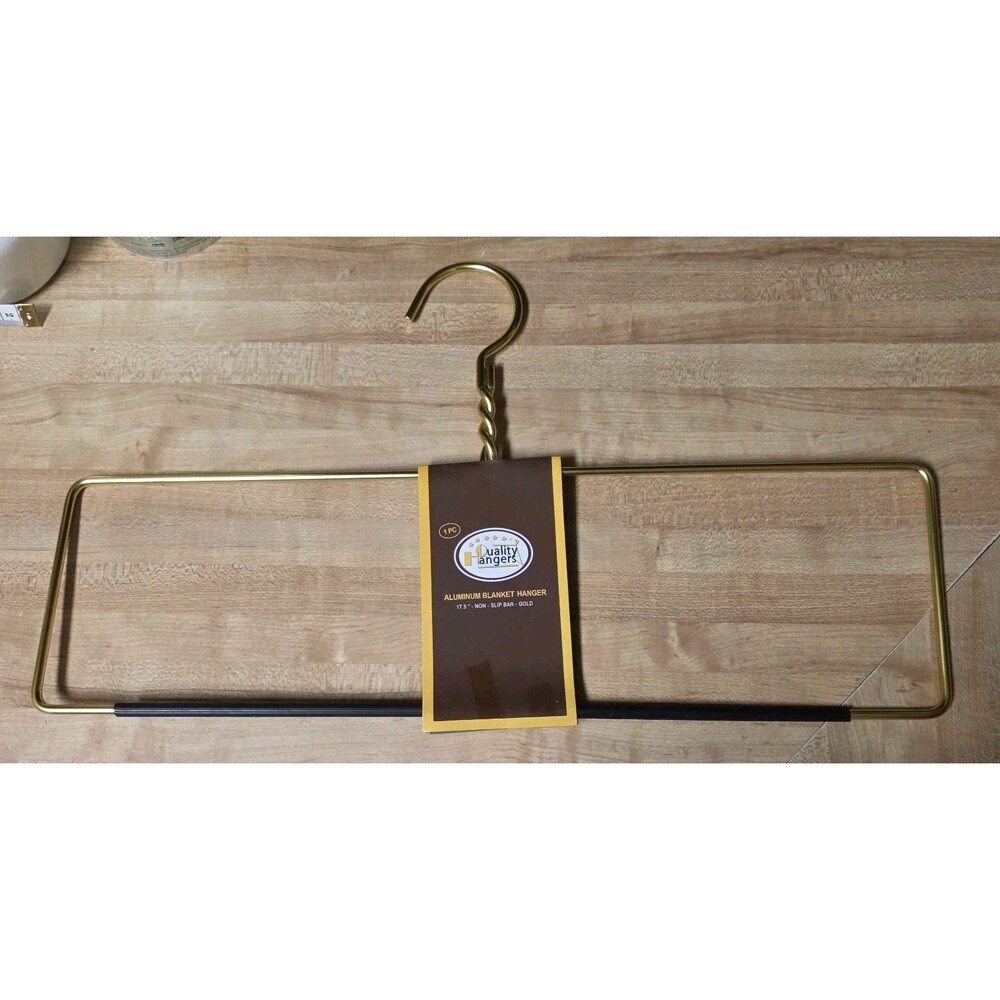 Quality Blanket Linen Hangers Wide Heavy Duty Hanger for Blankets, Table Cloth